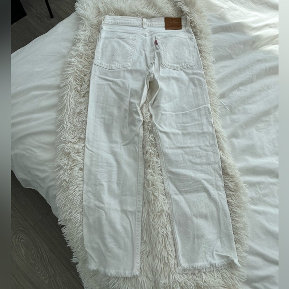 Levi’s White Jeans - Picture 4 of 5